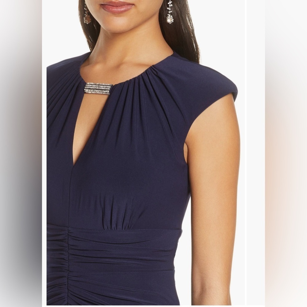 Vince Camuto Midnight Blue Cap Sleeve Formal Dress Gown w Rhinestone Neck Detail - Picture 4 of 17